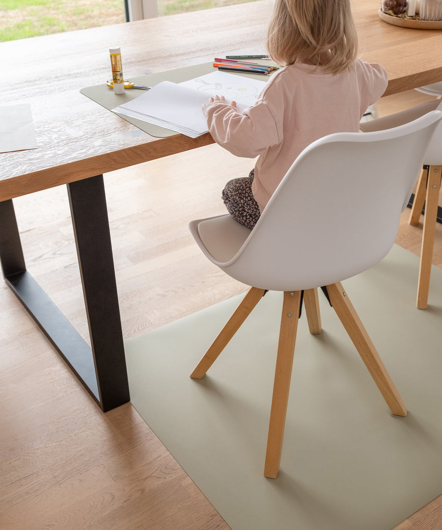 Farbe von Bodenmatte & Tischset*Ausführung in Khaki.|