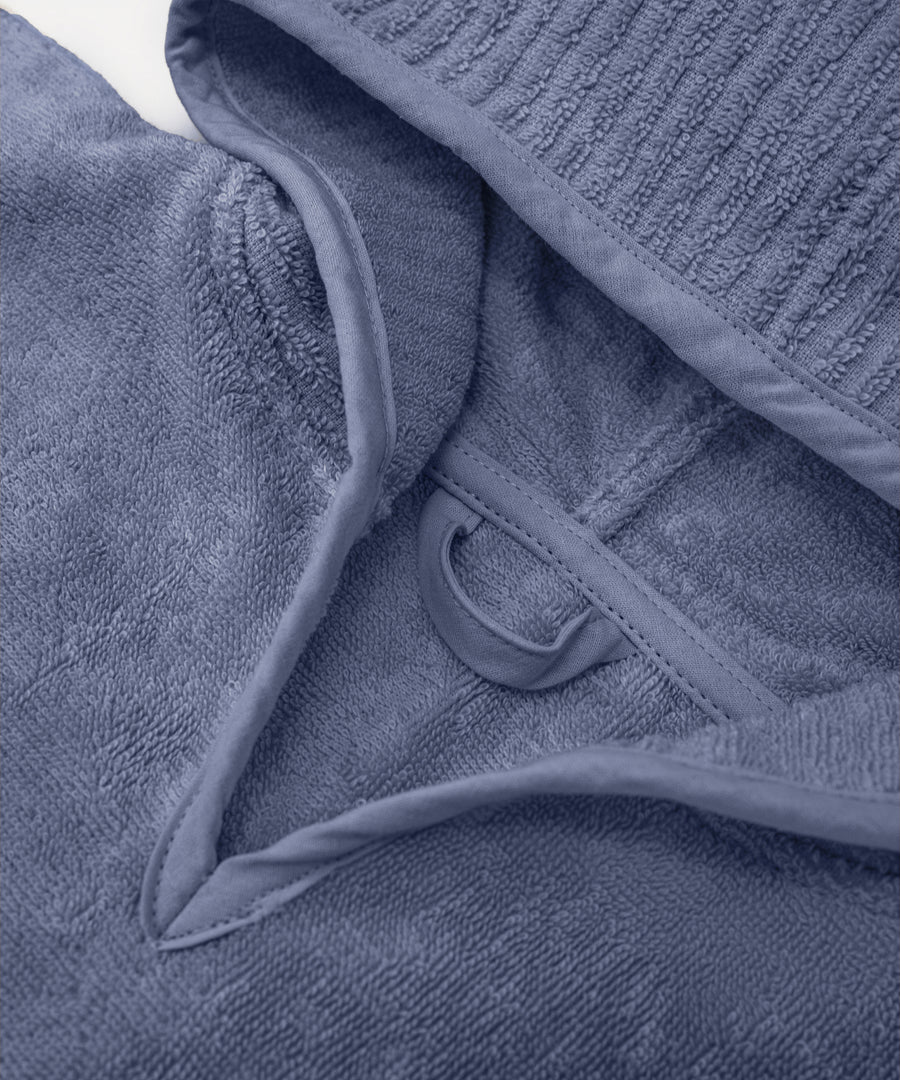 Detailaufnahme des weichen Frottierstoffs.