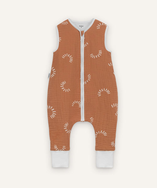 Ehrenkind Musselin Sommerschlafsack mit Beinen Zimt Gemustert.