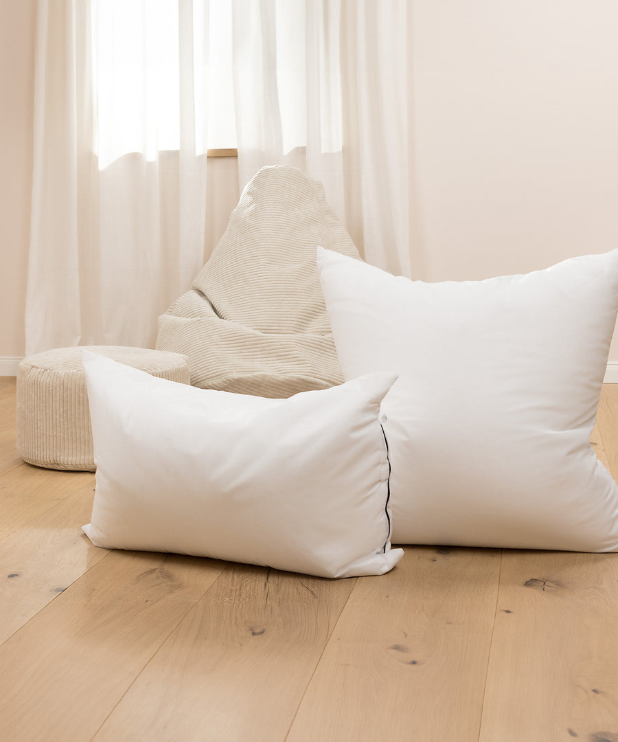 Die richtige Menge für dein Modell*50 Liter eignen sich für unsere Poufs, 100 Liter sind ideal für unsere Cord und Outdoor Sitzsäcke.| EPS-Perlen Nachfüllpack in 50 oder 100 Liter.