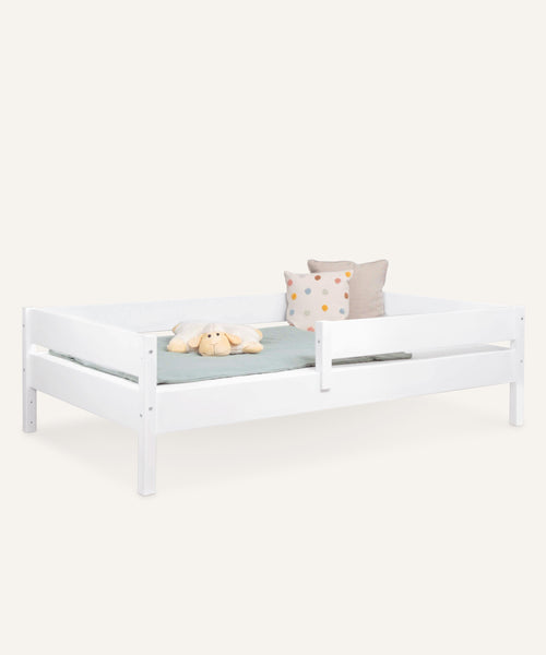 Ehrenkind Kinderbett Buche ohne Zubehör weiß 120 × 200 cm.