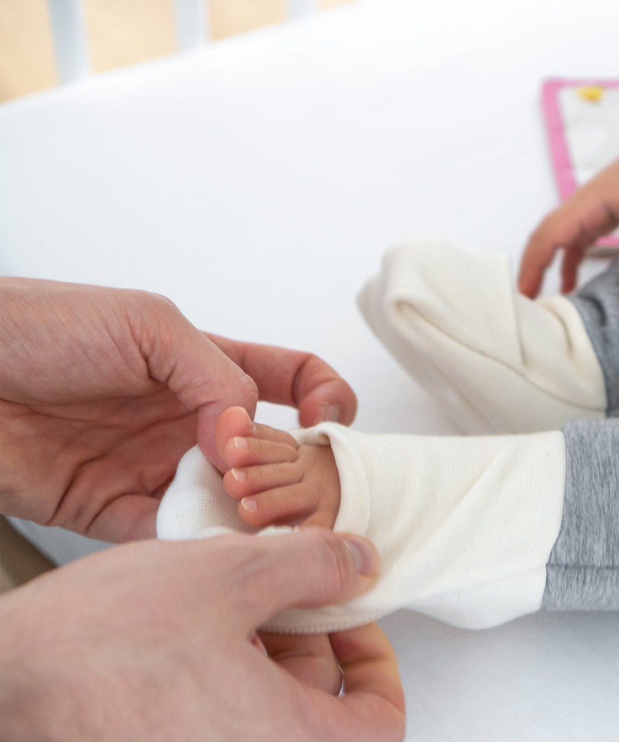 Praktische Füßchen*Die Füßchen können umgestülpt werden und dienen deinem Kind als wärmender Sockenersatz.| Nahaufnahme Schlafsack Füßchen.